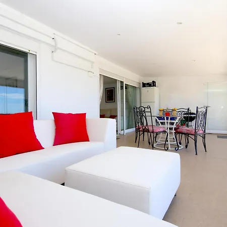 Townhouse Seascape فيلة إِستيبونا